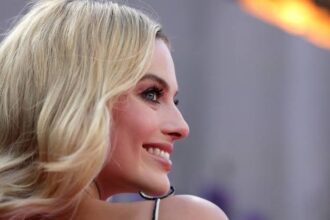 Joaquin duato and margot robbie